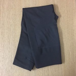 Dark Grey Lululemon Legging Size 4